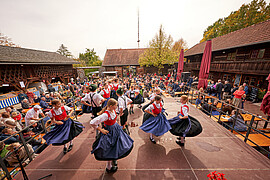 Banner Kirta im Freilichtmuseum Massing