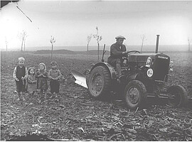 Banner Ausstellung „Haus, Mensch und Landschaft“